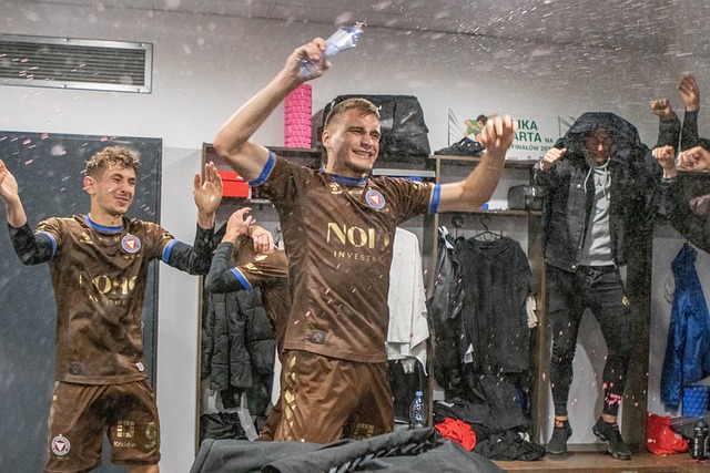 仍需积累更 仍需积累更